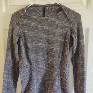 Lululemon Kanto catch me if you can black and white top